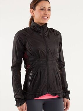 Lululemon Run Wild Black Mesh Light Weight Jacket Full Zip Front Scuba Size 10